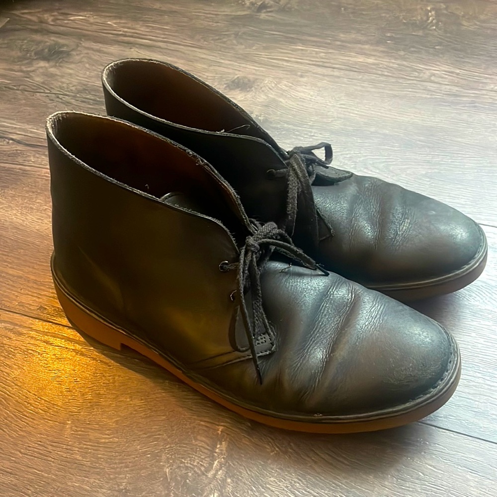 Clarks Mens Chukka Boots - Size 10